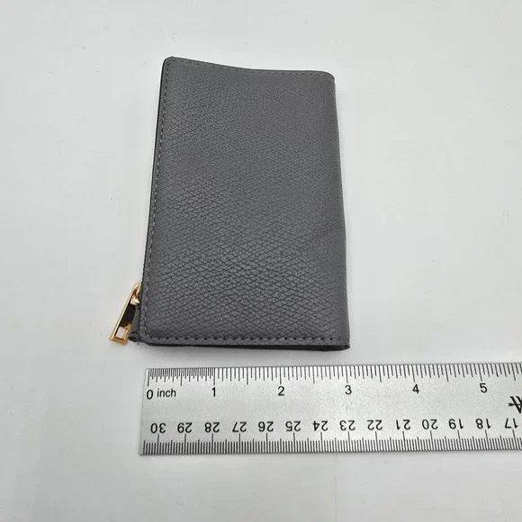 A New Day Womens Gray Textured Faux Leather Zip Around Wallet Card Holder - Picture 6 of 6